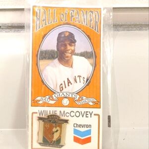 Vintage Hall of Fame SF Giants Willie McCovey Pin